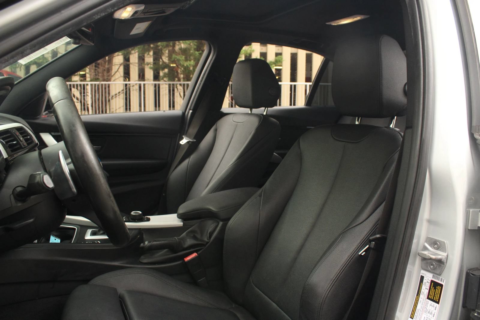 Used 2018 BMW 330i Sedan RWD image 16