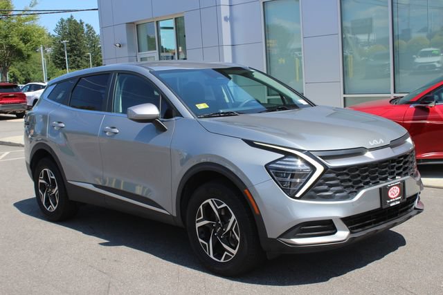 Used 2024 Kia Sportage LX AWD/4WD image 1