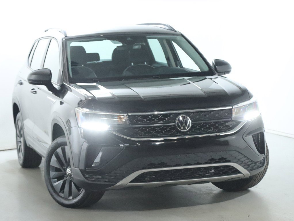 Used 2024 Volkswagen Taos S image 2