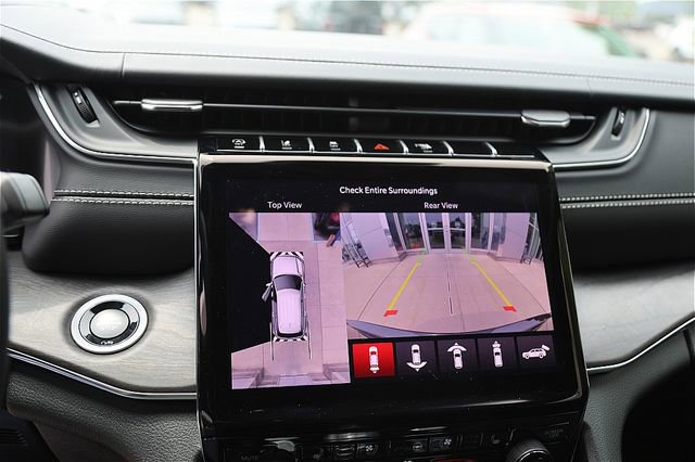 New 2025 Jeep Grand Cherokee Overland w/ Adv Protech Group III image 22