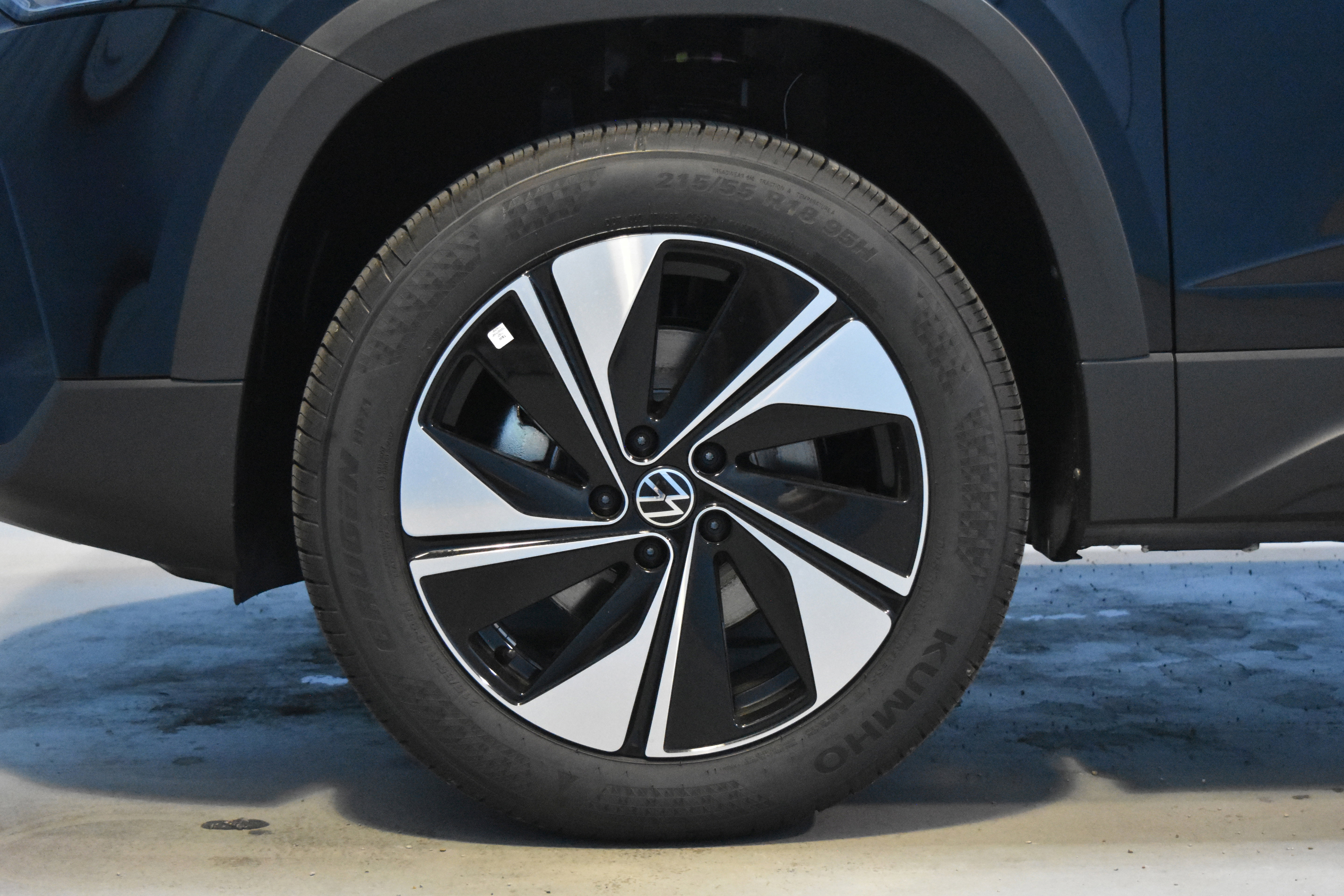 New 2025 Volkswagen Taos SE image 20