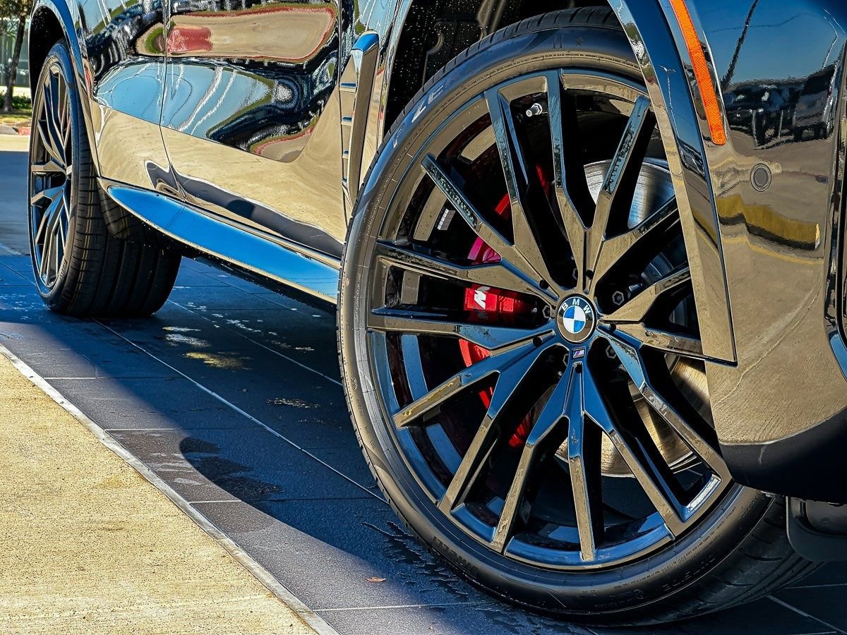 New 2026 BMW X5 M60i image 2