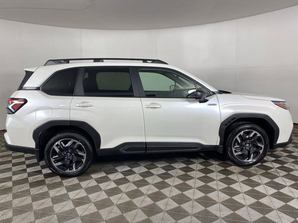 Used 2025 Subaru Forester Limited AWD/4WD image 5