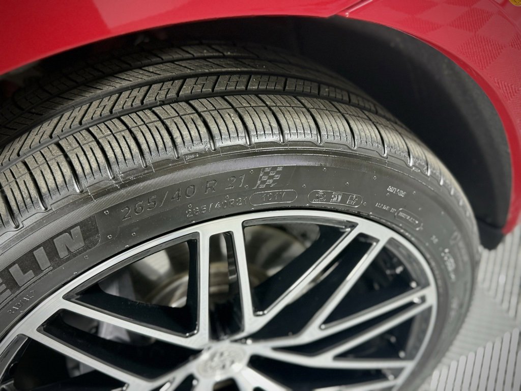 Certified 2024 Porsche Macan image 21