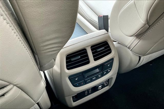 Used 2020 Honda Pilot Touring image 10