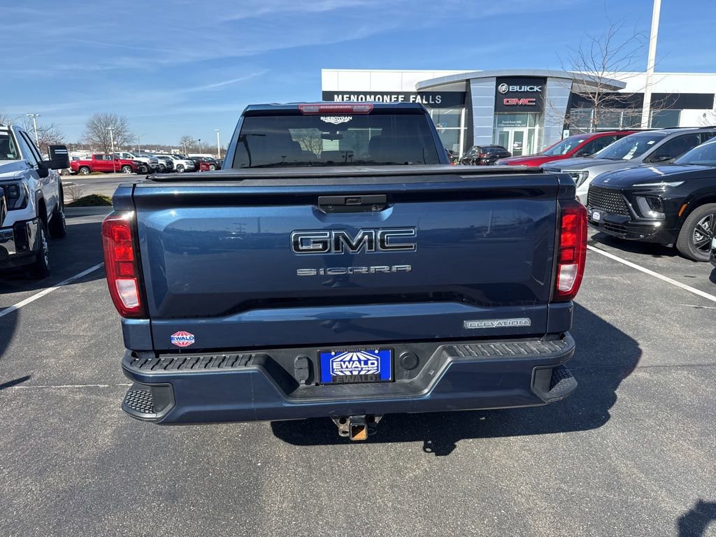 Used 2021 GMC Sierra 1500 Elevation w/ LPO, Elevation Black Package AWD/4WD image 4