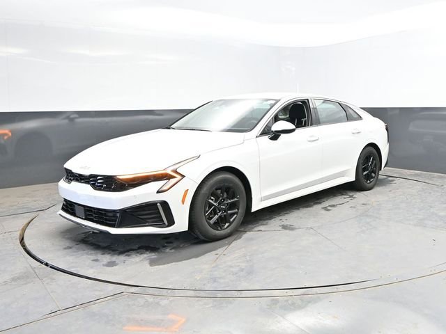 Used 2025 Kia K5 LXS FWD image 5