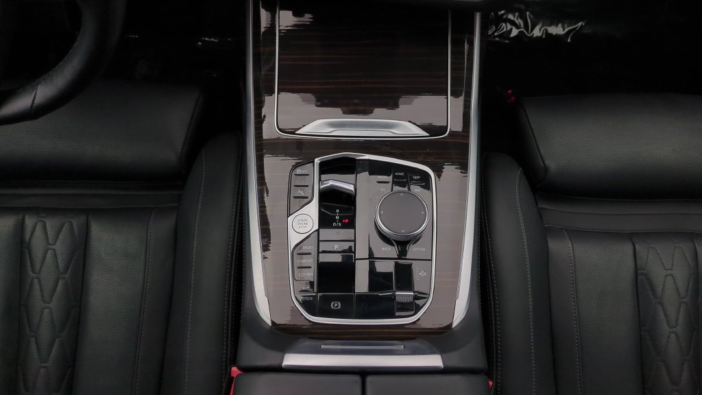 Used 2026 BMW X7 xDrive40i AWD/4WD image 15