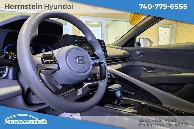 Used 2024 Hyundai Elantra SE image 19