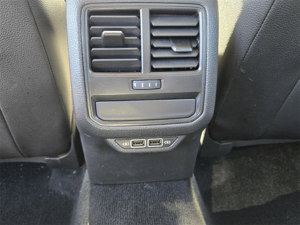 Used 2019 Volkswagen Passat 2.0T Wolfsburg w/ Wheels & Sunroof Package image 16