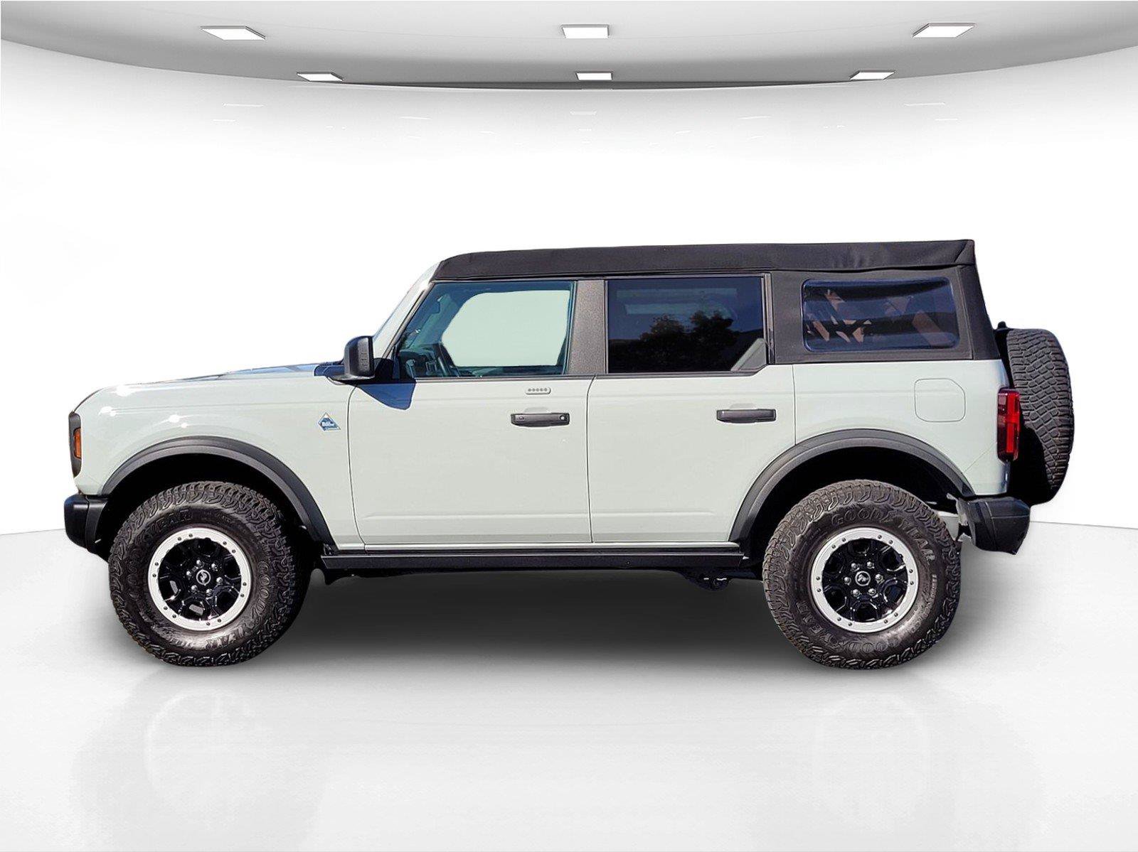 Used 2023 Ford Bronco Black Diamond w/ Sasquatch Package AWD/4WD image 9