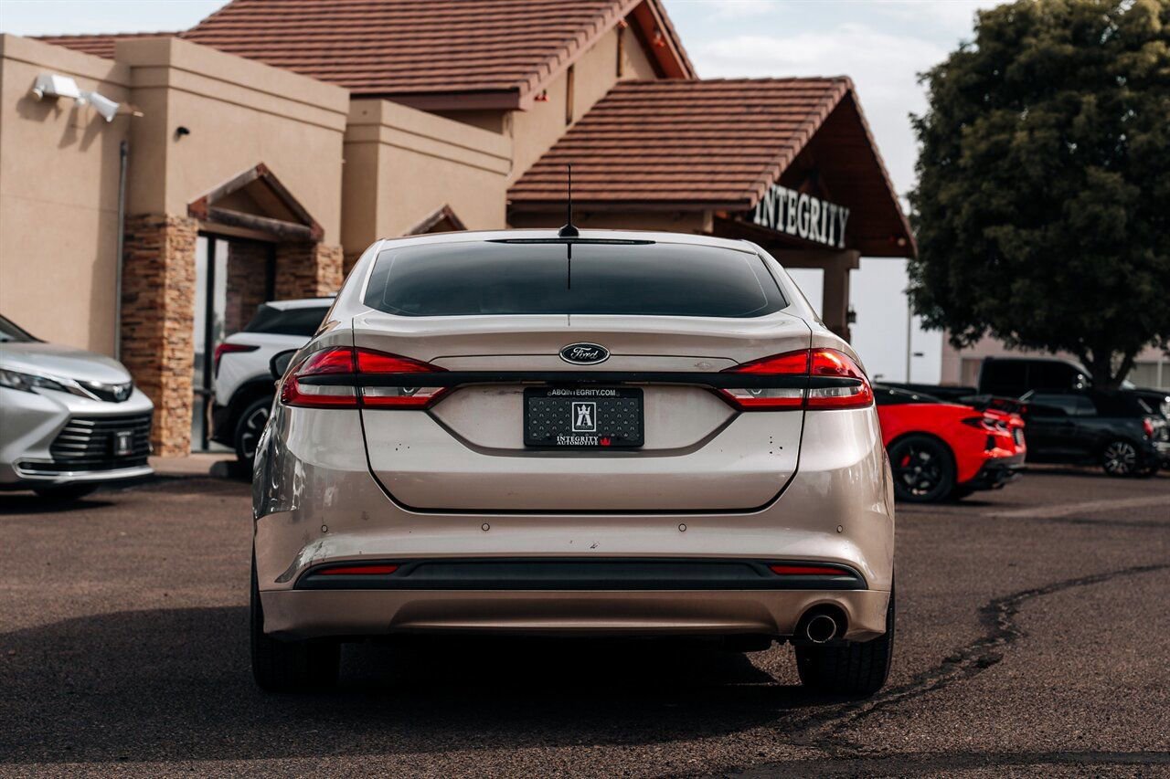 Used 2018 Ford Fusion SE FWD image 6