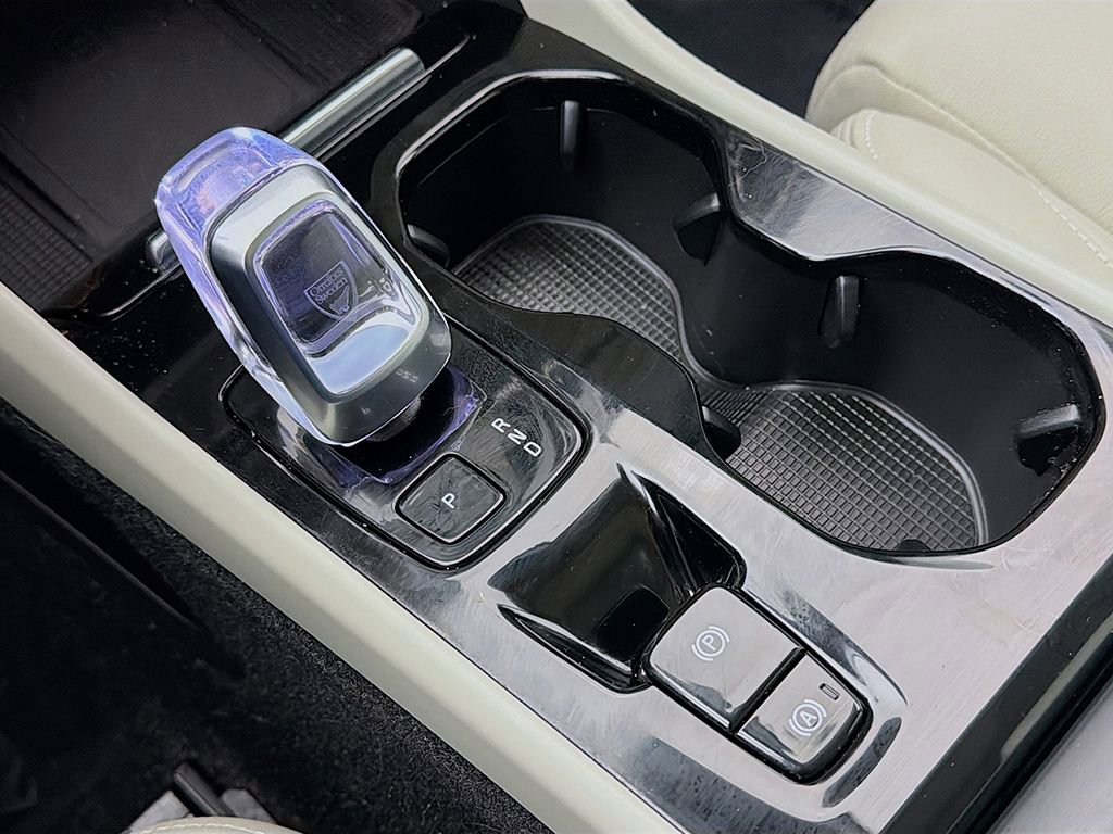 Used 2023 Volvo XC40 B5 Plus w/ Driver Assist Package image 38