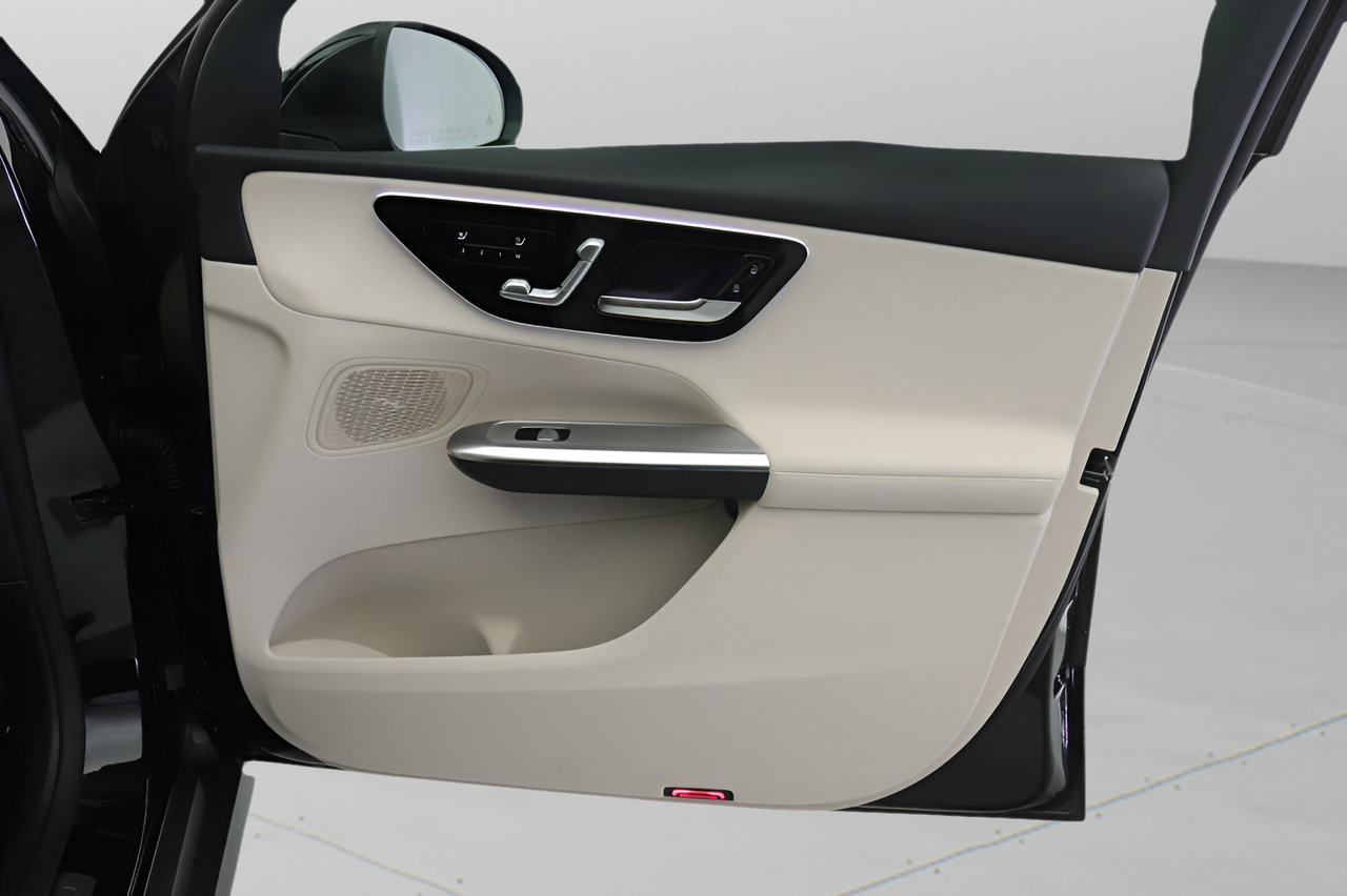 Used 2026 Mercedes-Benz GLC 300 image 21