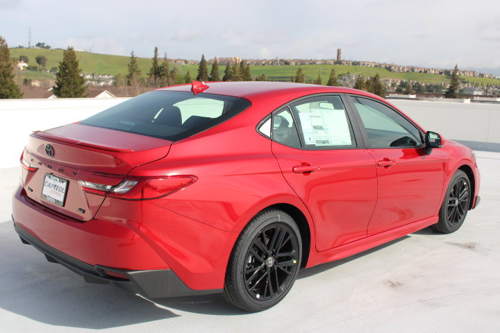New 2026 Toyota Camry SE image 3