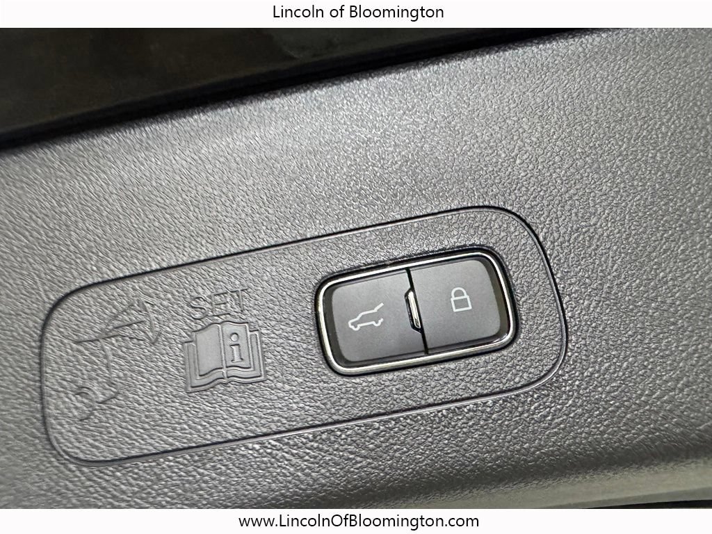 New 2026 Lincoln Aviator AWD w/ Jet Appearance Package image 25