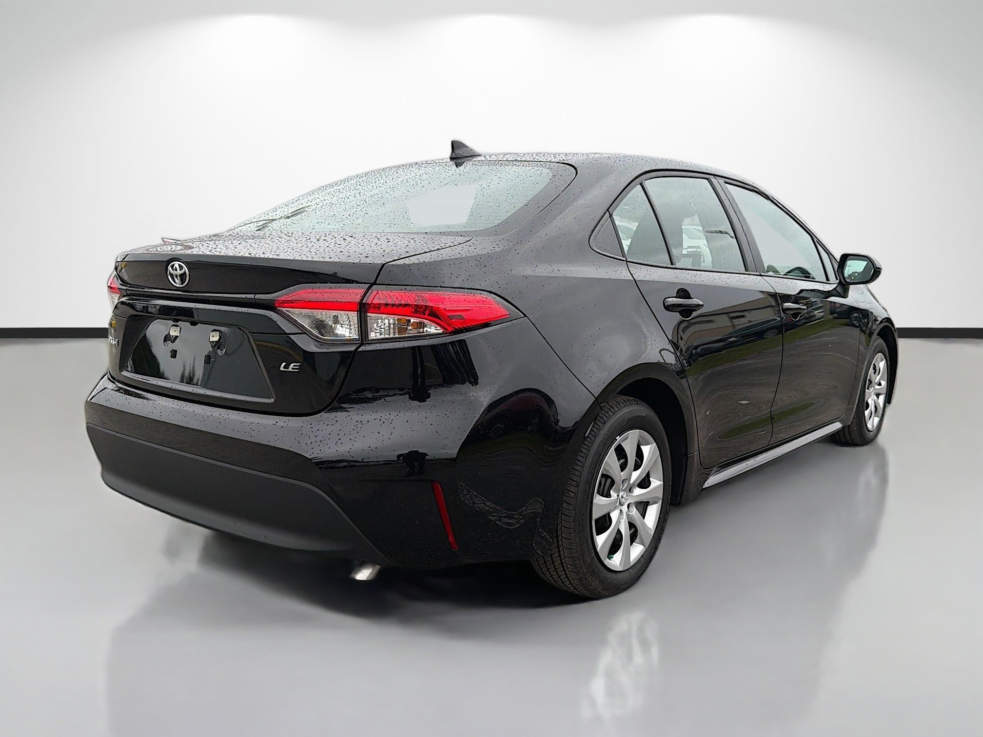 Used 2025 Toyota Corolla LE image 3