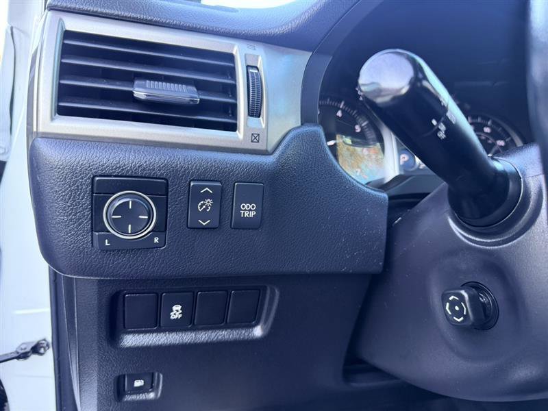Used 2015 Lexus GX 460 4WD w/NAVIGATION SYSTEM & SUNR image 32