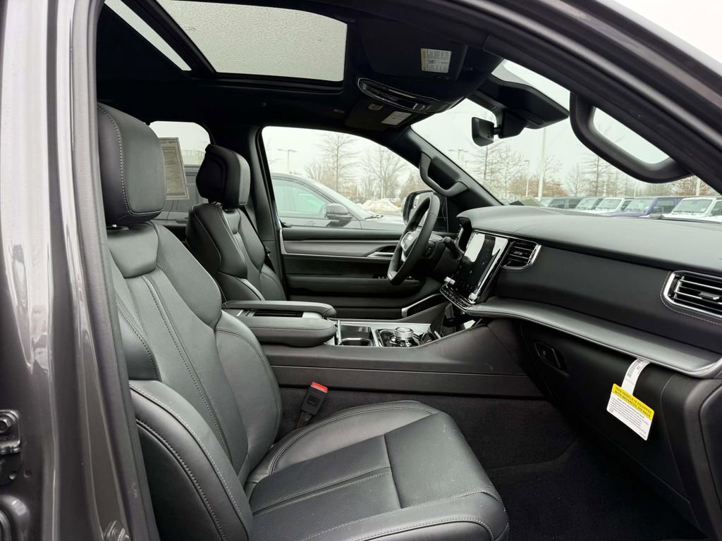 New 2026 Jeep Grand Wagoneer Limited AWD/4WD image 16