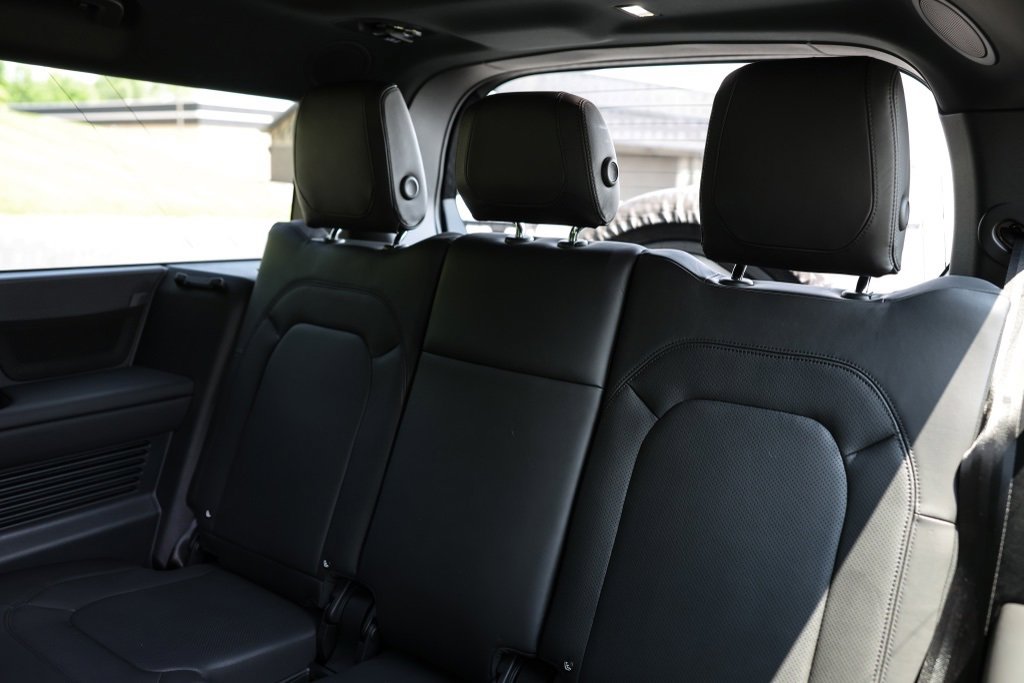 Used 2024 Land Rover Defender 130 V8 image 38