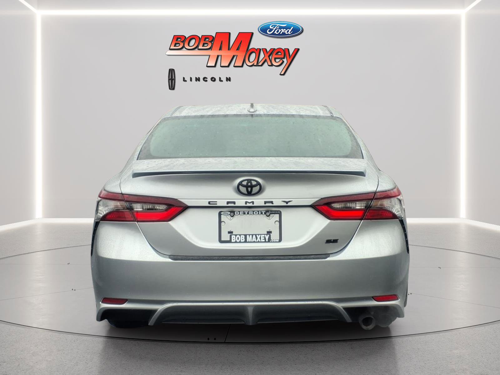 Used 2023 Toyota Camry SE image 5