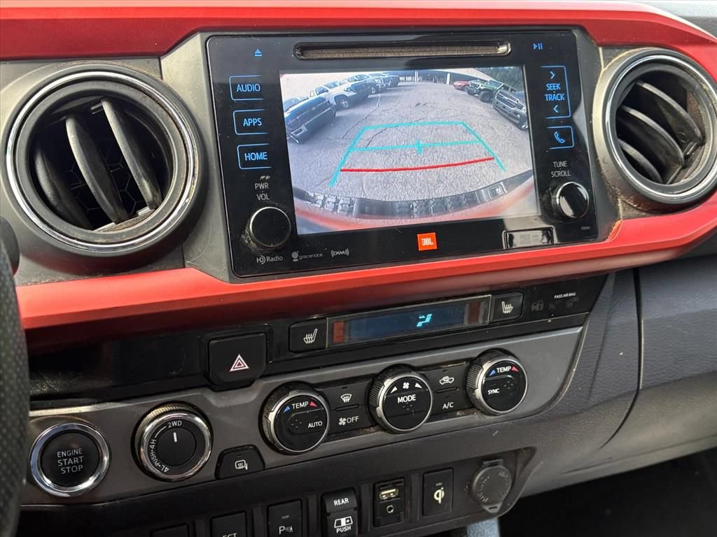 Used 2018 Toyota Tacoma TRD Sport AWD/4WD image 11