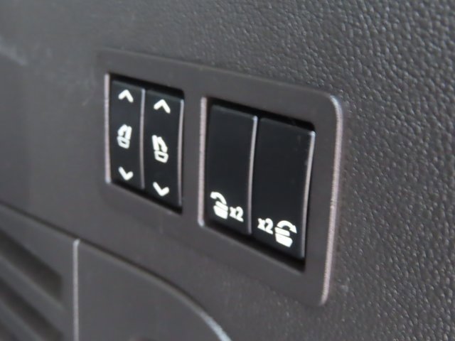 Used 2015 GMC Yukon SLT w/ Open Road Package image 34