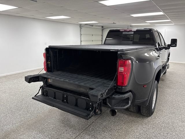 Used 2022 Chevrolet Silverado 3500 High Country w/ Snow Plow Prep/Camper Package image 34