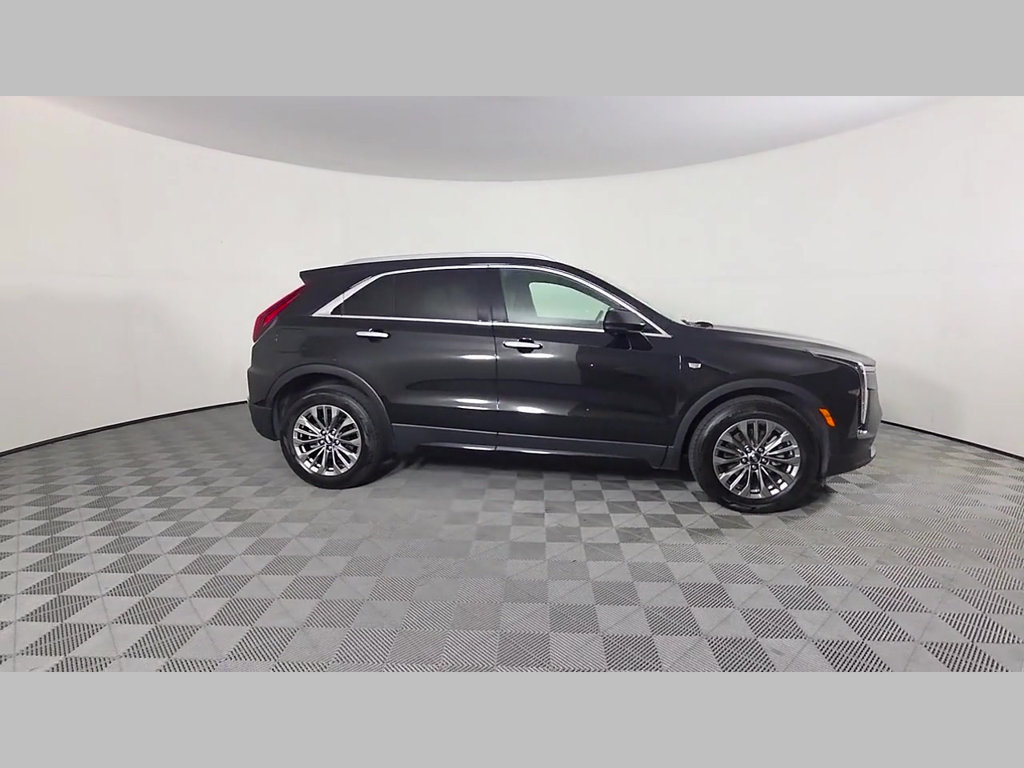 Used 2025 Cadillac XT4 Premium Luxury FWD image 35