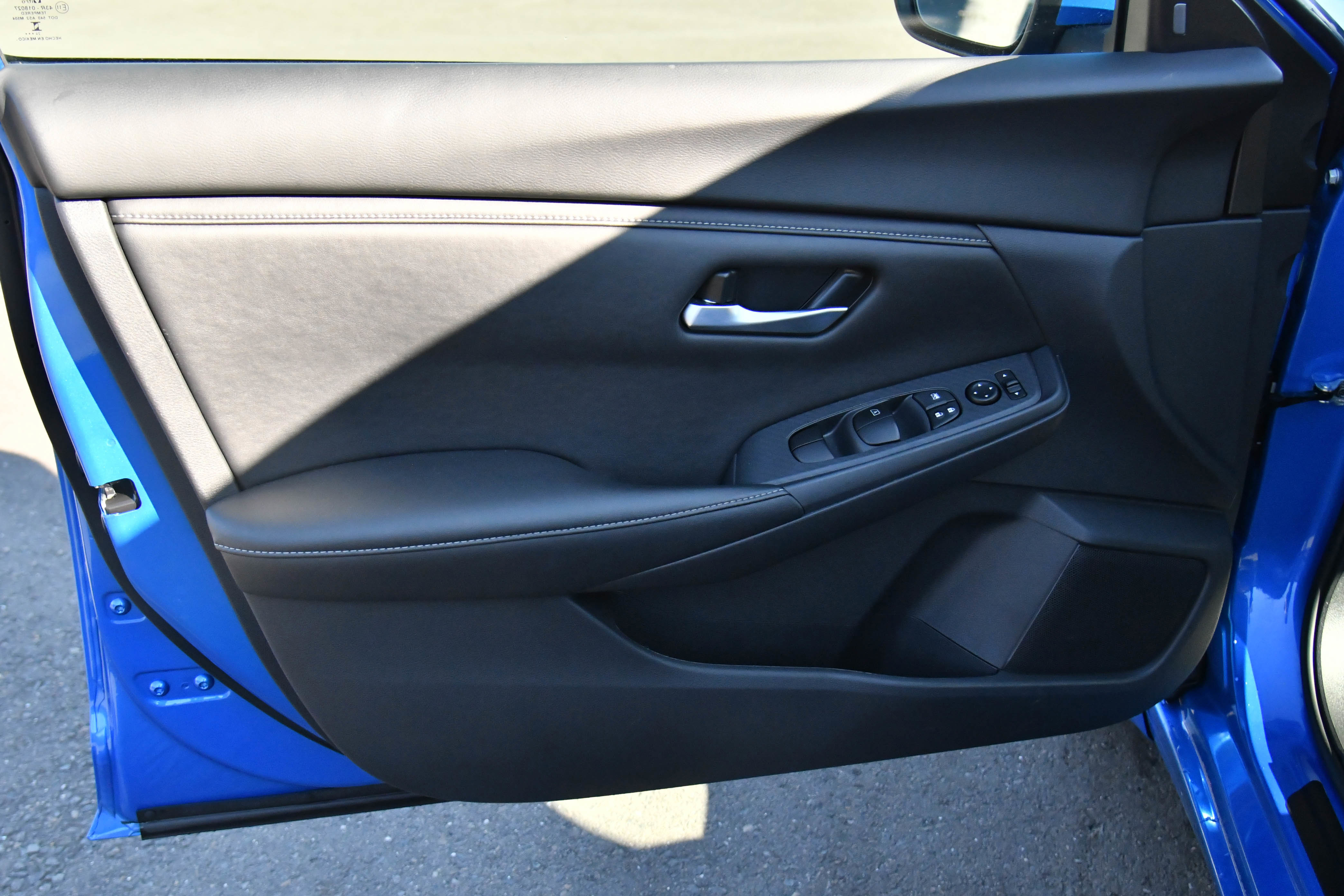 Used 2025 Nissan Sentra SV image 13