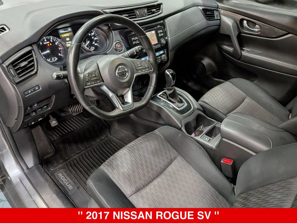 Used 2017 Nissan Rogue SV AWD/4WD image 11
