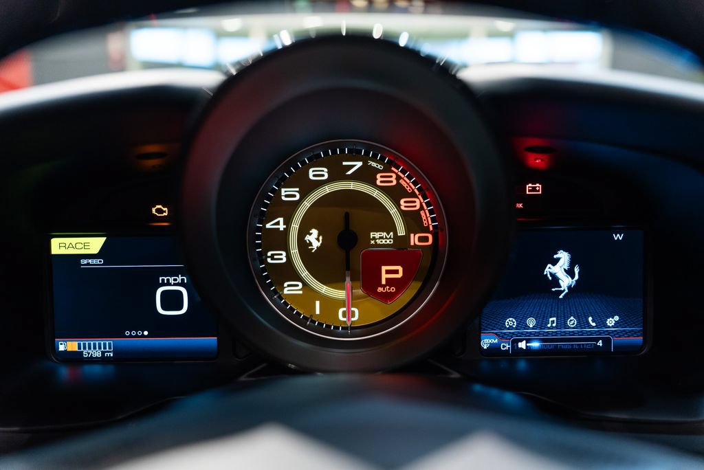 Certified 2021 Ferrari F8 Tributo RWD image 38