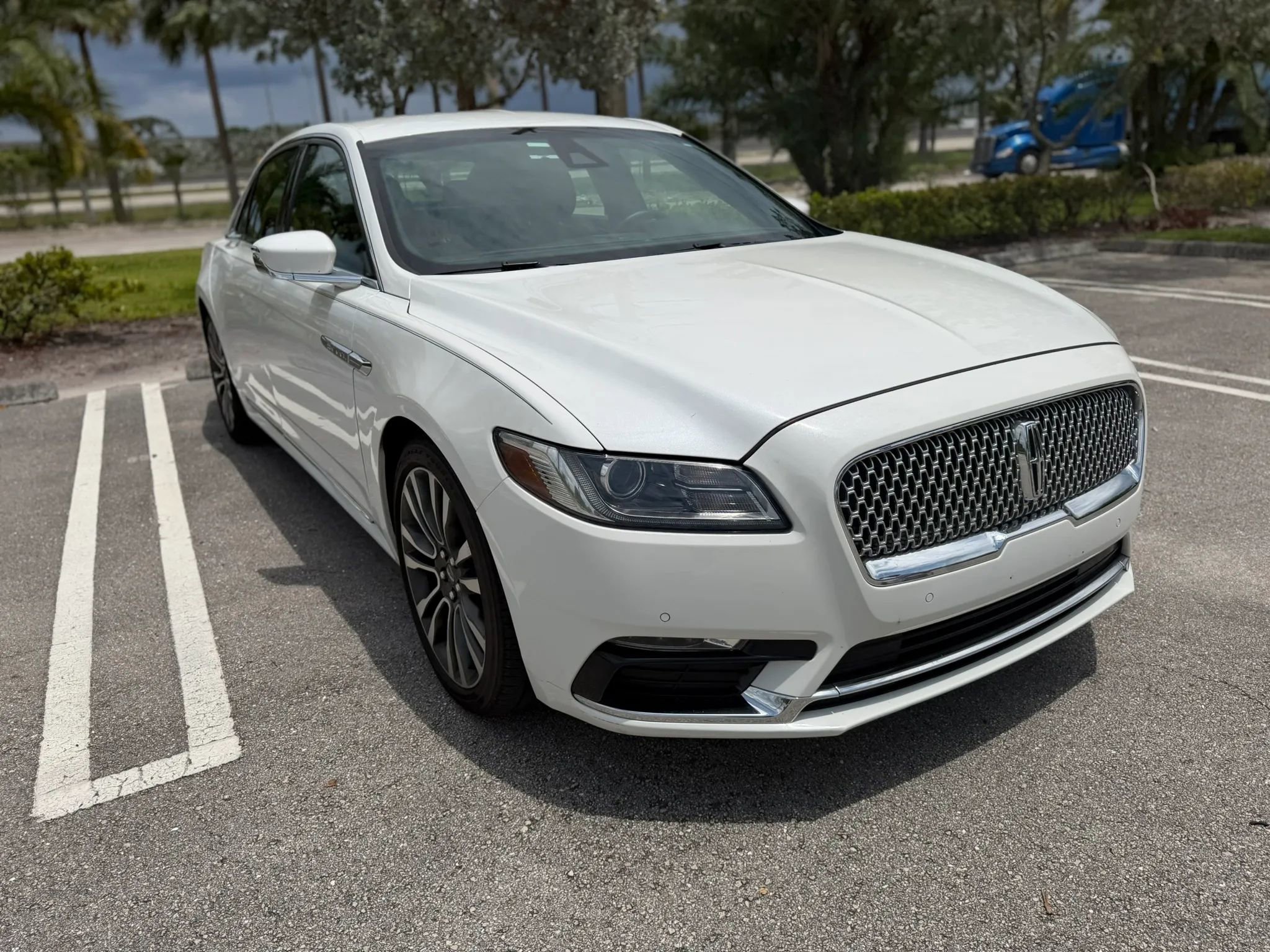 Used 2020 Lincoln Continental AWD w/ Premium Package image 6