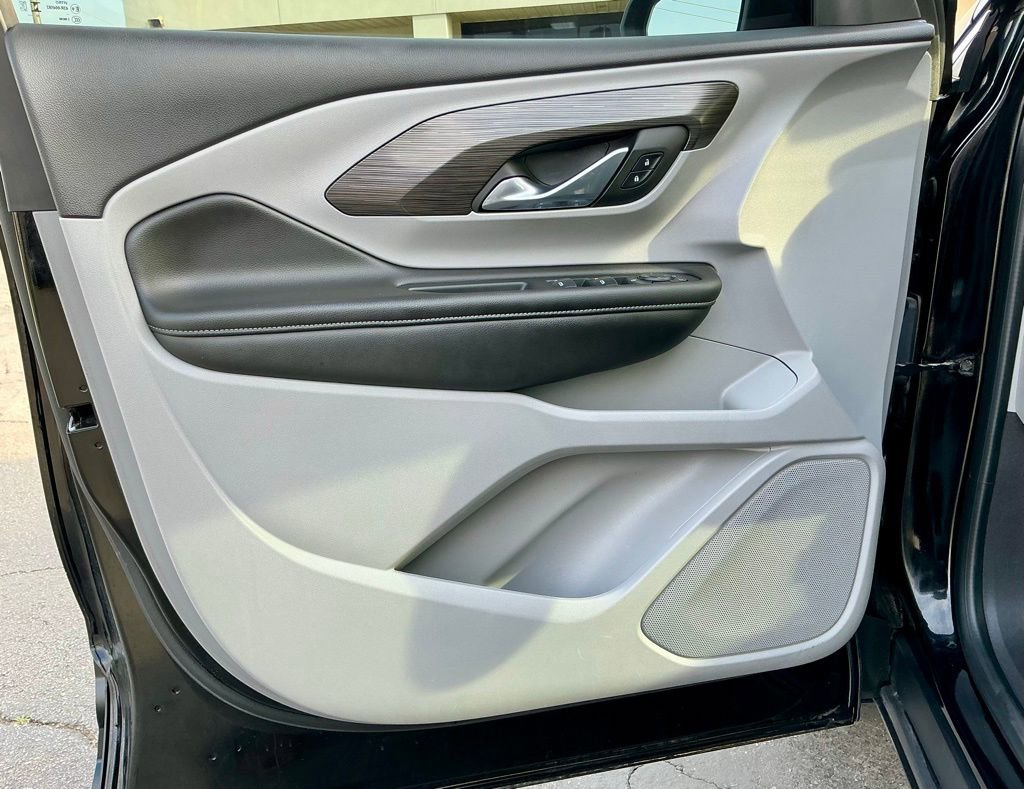 Used 2024 GMC Terrain SLE w/ Driver Convenience Package image 42