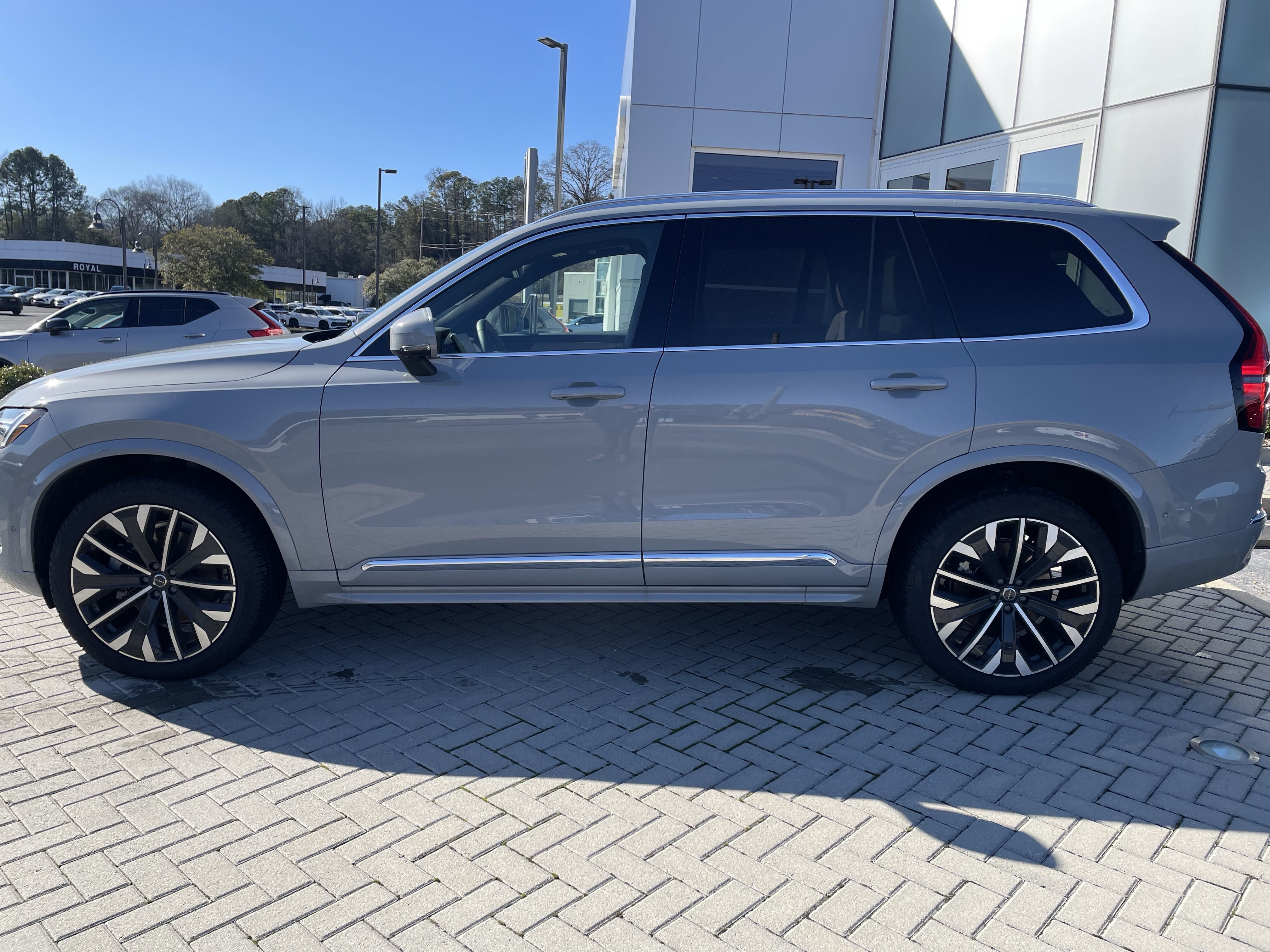 New 2026 Volvo XC90 B6 Plus w/ Protection Package Premier AWD/4WD image 7