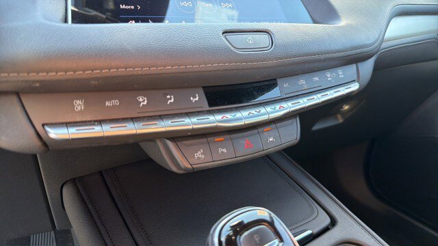 Used 2022 Cadillac XT4 Premium Luxury w/ Enhanced Visibility Package image 27