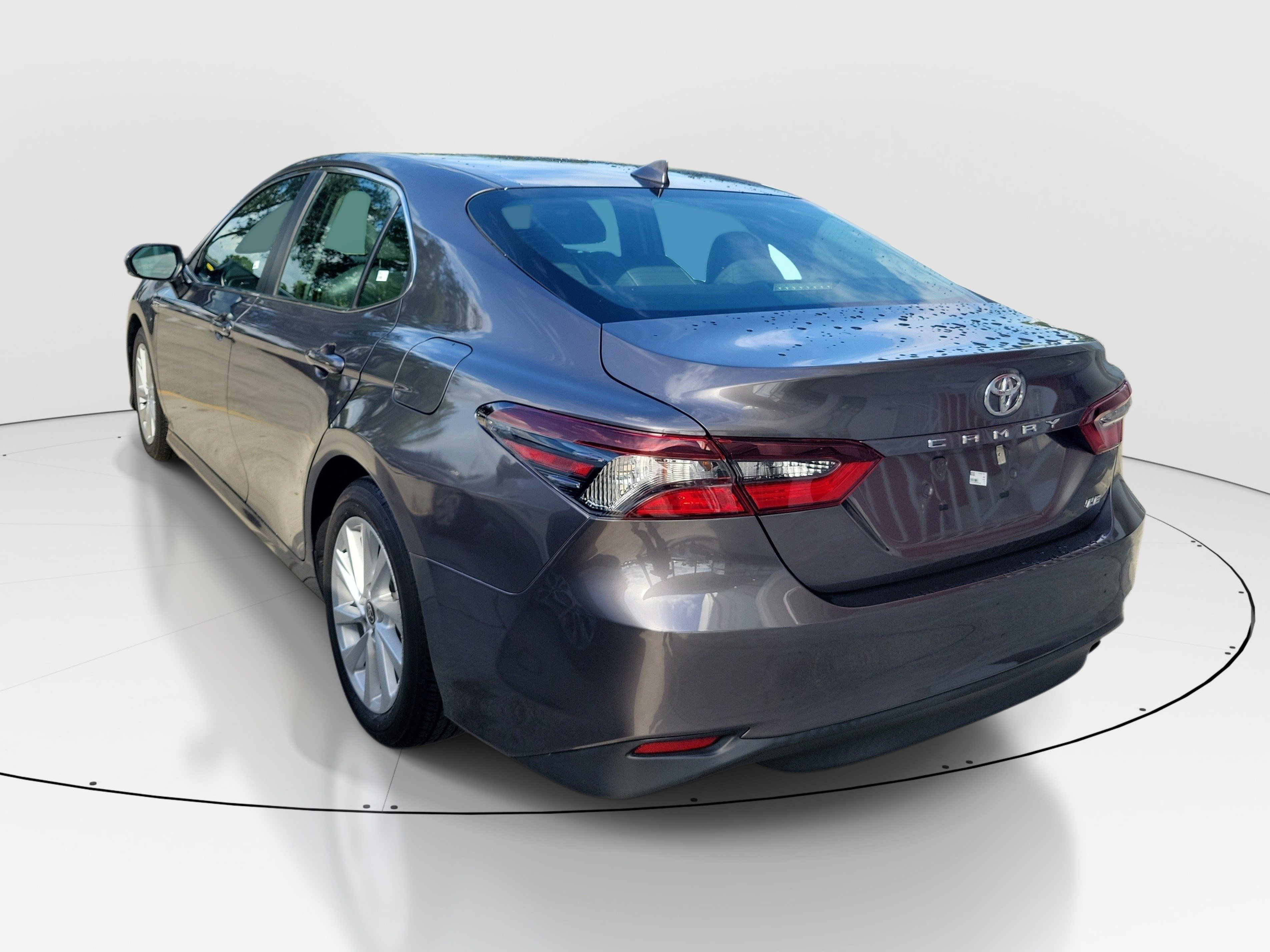 Used 2021 Toyota Camry LE w/ Convenience Package FWD image 5