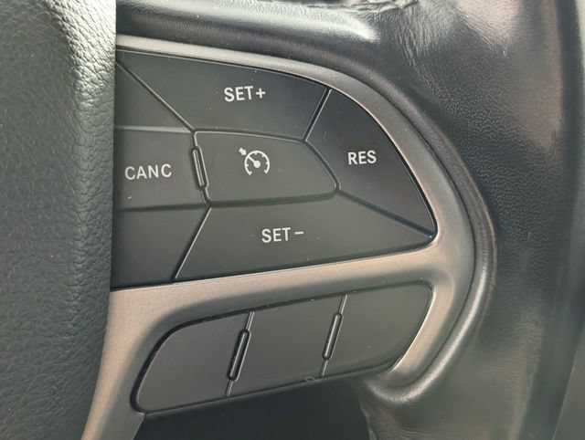 Used 2020 Jeep Grand Cherokee Laredo RWD image 15