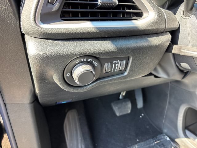 New 2027 Chrysler Pacifica Limited w/ Family Tech Group FWD image 18