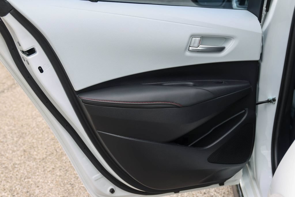 Used 2024 Toyota Corolla SE w/ SE Premium Package FWD image 7