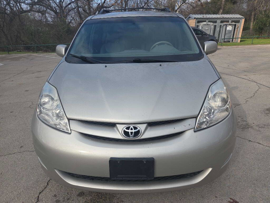 Used 2007 Toyota Sienna XLE image 9