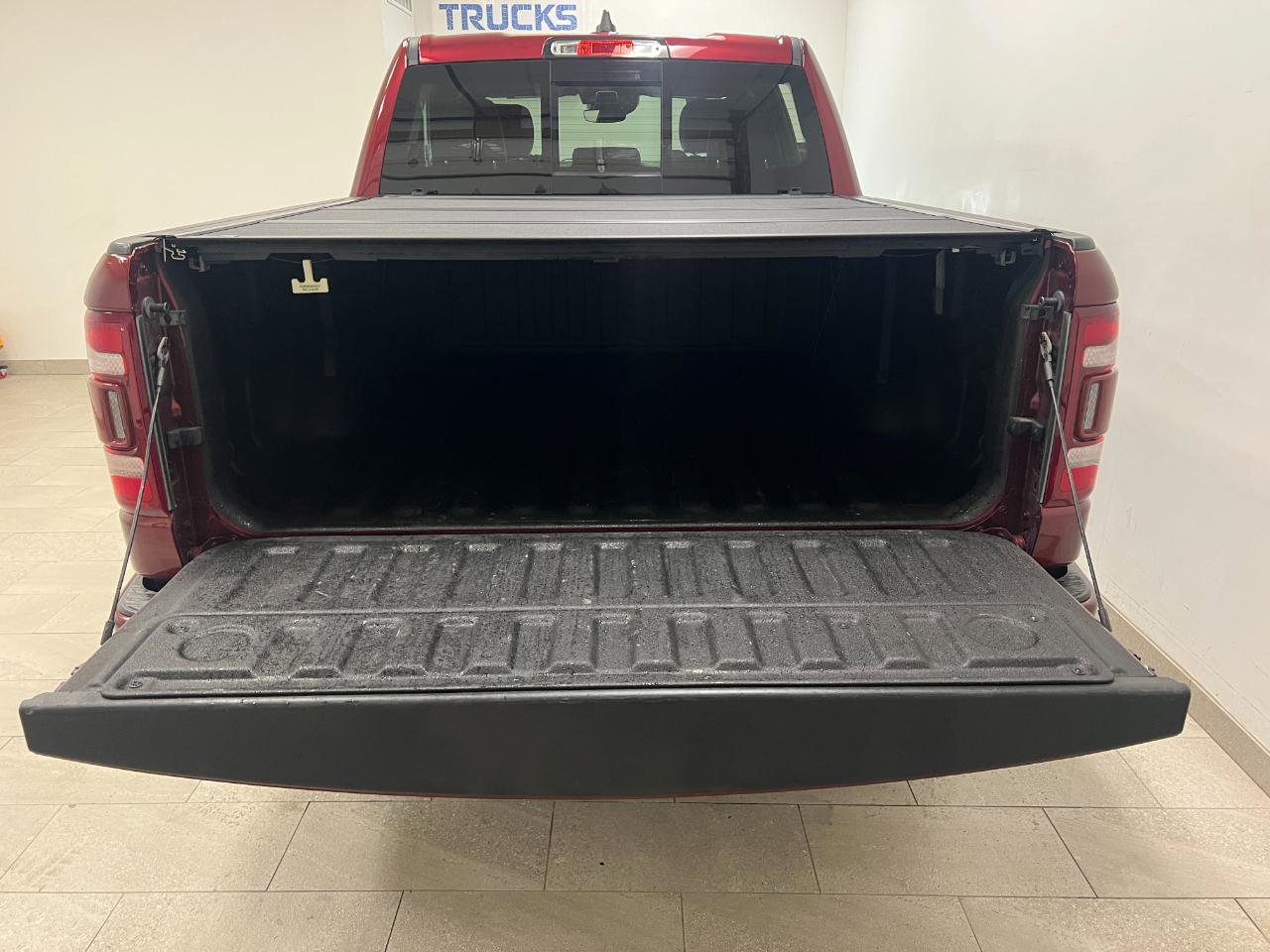 Used 2022 RAM 1500 Limited w/ Body Color Bumper Group AWD/4WD image 17