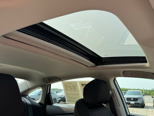 Certified 2025 Honda Accord SE image 9
