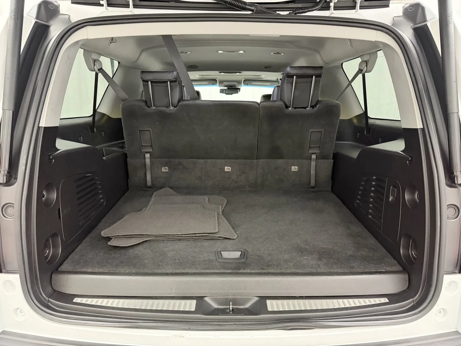Used 2018 Chevrolet Suburban LT AWD/4WD image 32