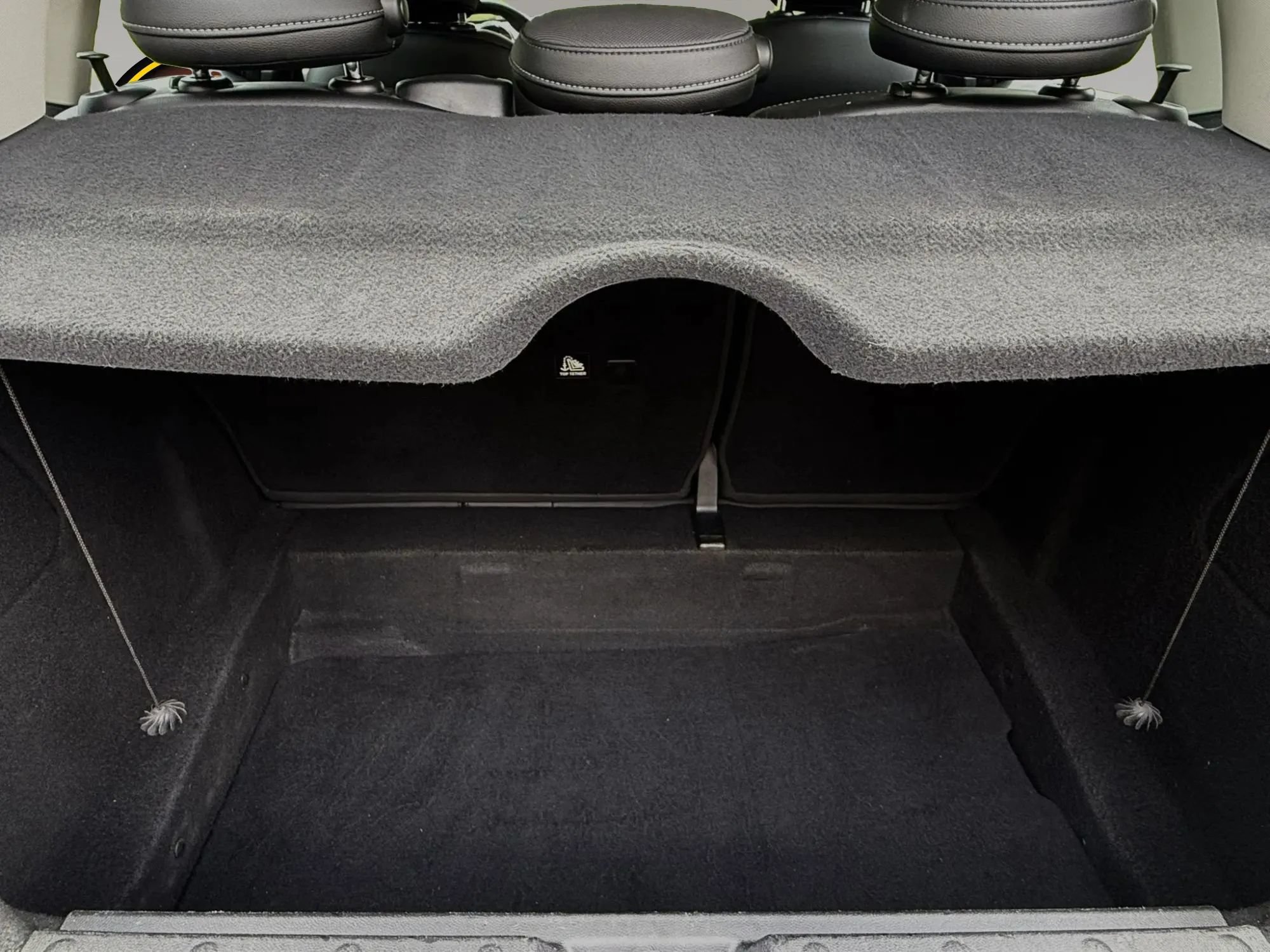 Used 2018 MINI Cooper 4-Door Hardtop FWD image 26