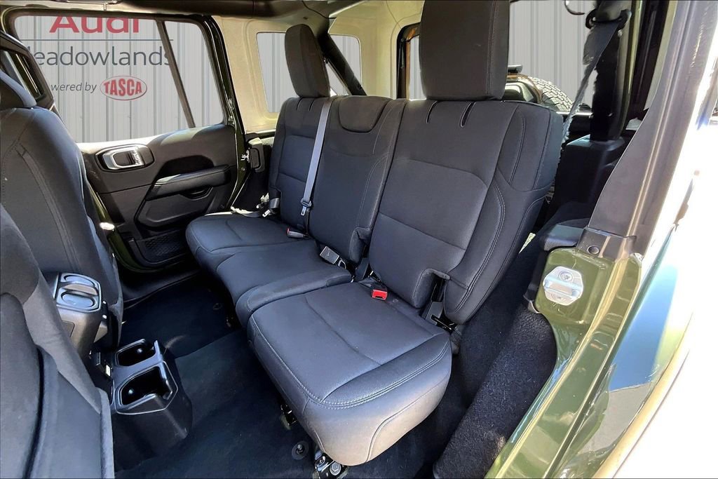 Used 2022 Jeep Wrangler Unlimited Sahara w/ Cold Weather Group AWD/4WD image 22