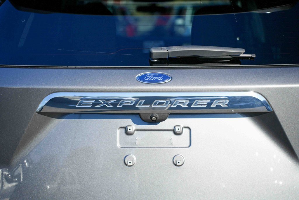 Used 2023 Ford Explorer XLT w/ Class IV Trailer Tow Package image 11
