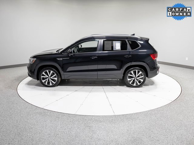 Used 2024 Volkswagen Taos SE image 32