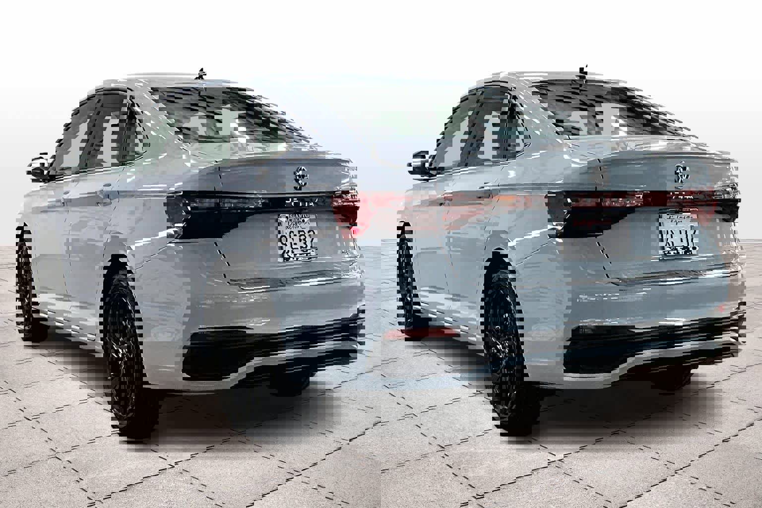 Used 2025 Volkswagen Jetta SE w/ Black Wheel Package image 15