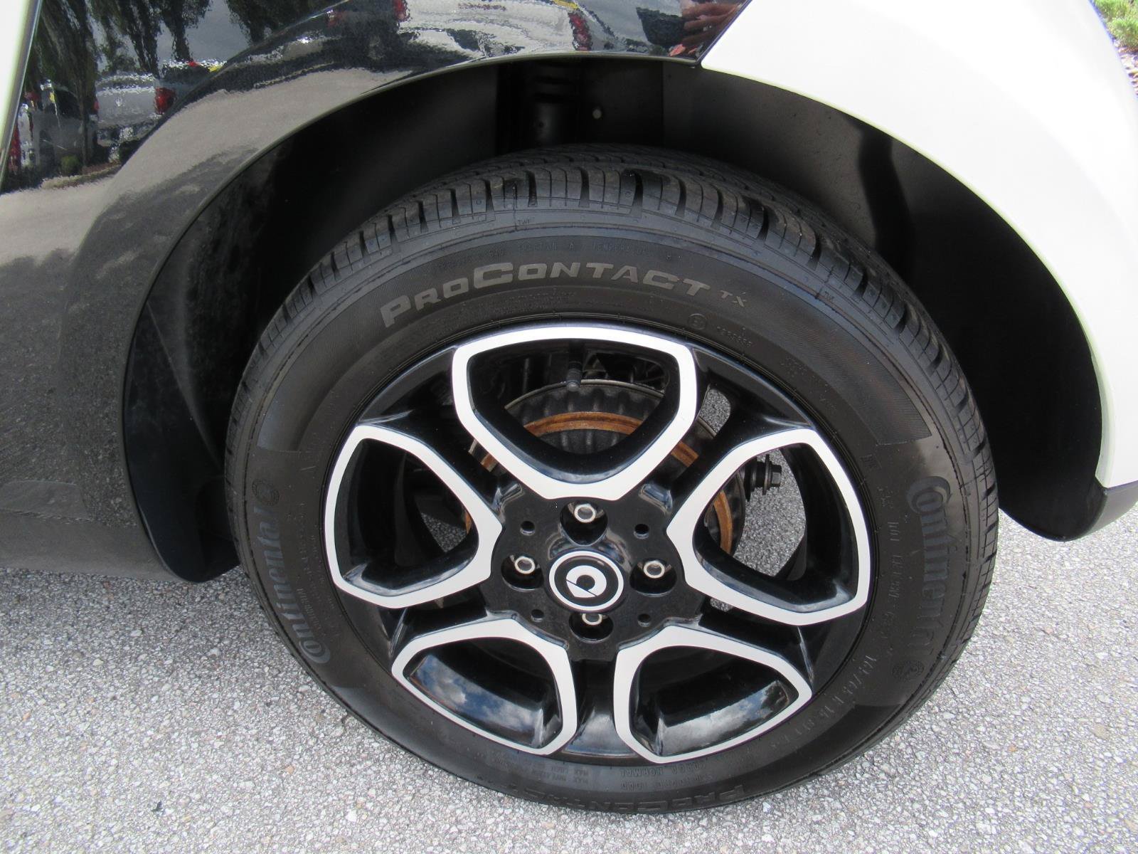 Used 2016 smart fortwo Prime RWD image 8